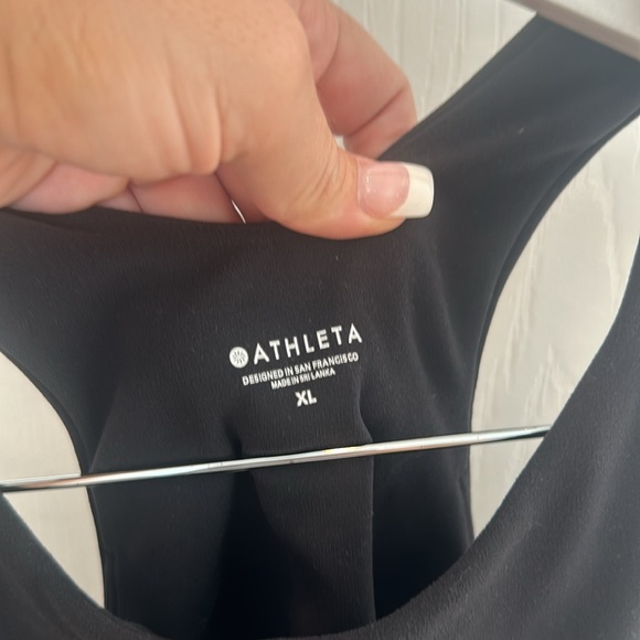 COPY - Athleta athletic top with built in bra. Size xl, worn once - Picture 2 of 3